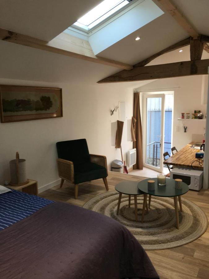 Cabanes Et Studios A La Bernardiere Sevremoine 외부 사진