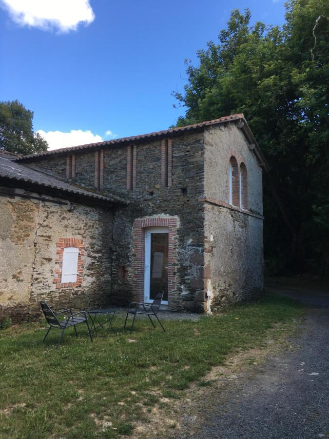 Cabanes Et Studios A La Bernardiere Sevremoine 외부 사진
